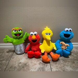 Sesame Street Plush Toy Set